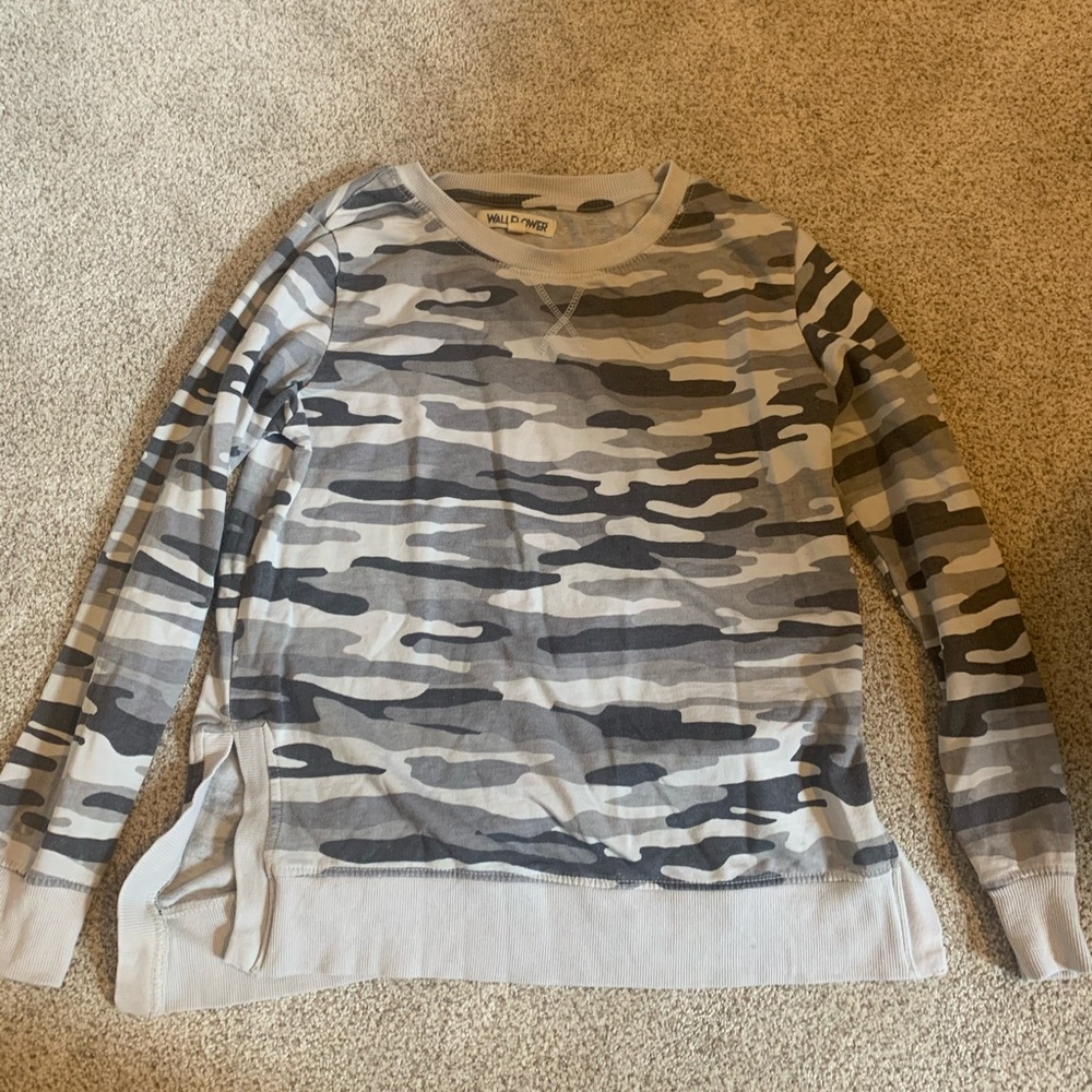 size small camo sweatshirt/ sweater